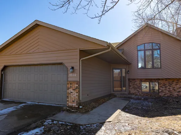 1532 31st Ave S, Fargo, ND 58103