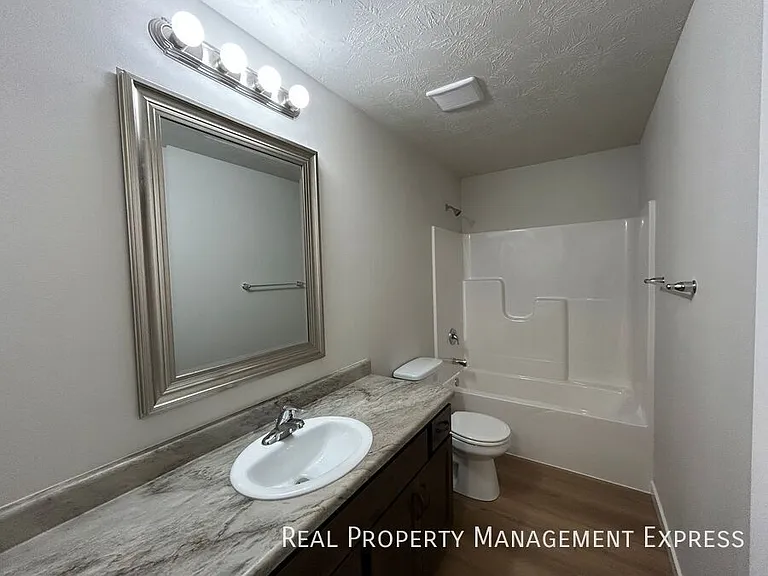 9652 W Tunis Dr — Photo 9