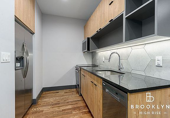 3rd image of 1461 Gates Ave #4R