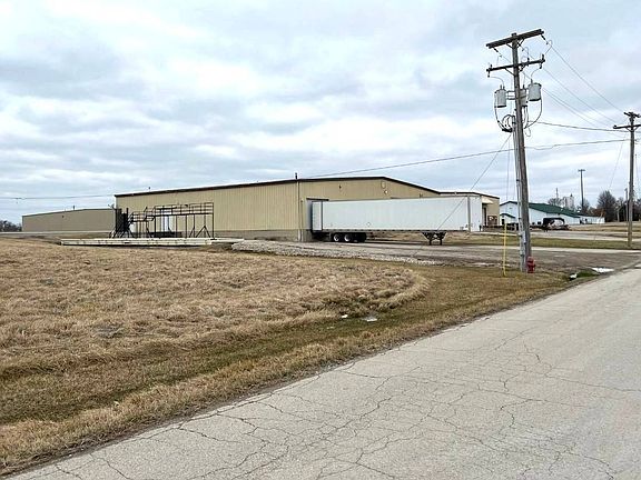 4th image of 415 Harvester Rd