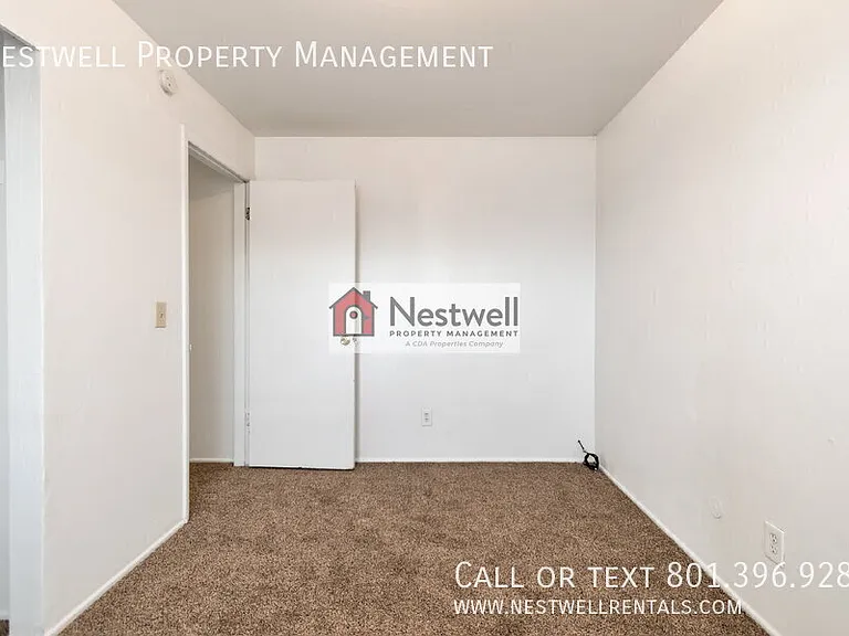 1881 W Lake Park Dr #4 — Photo 11