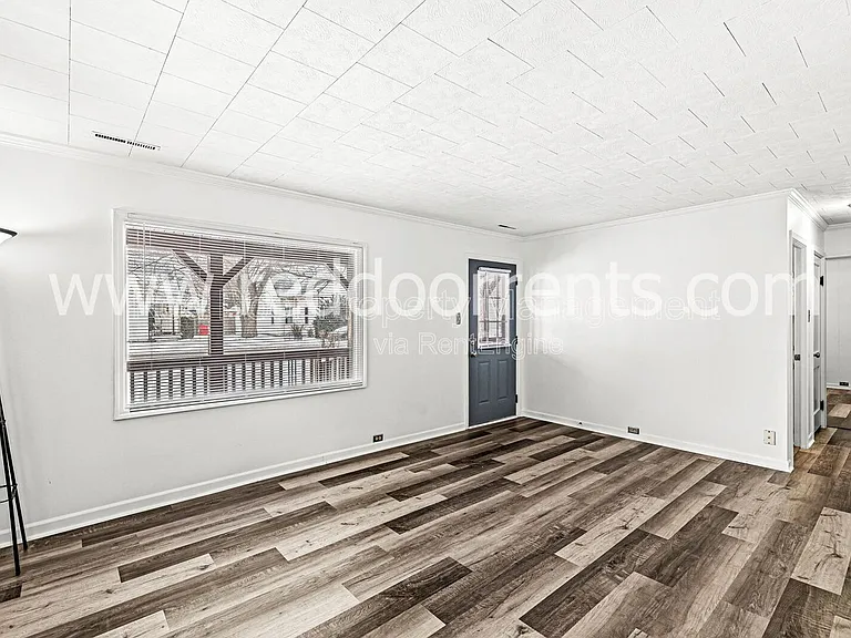 424 Main St — Photo 8