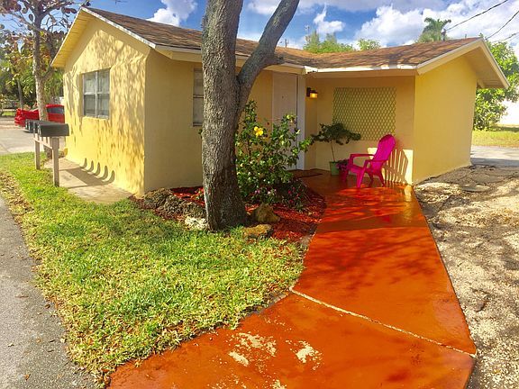 4th image of 303 Melody Ln