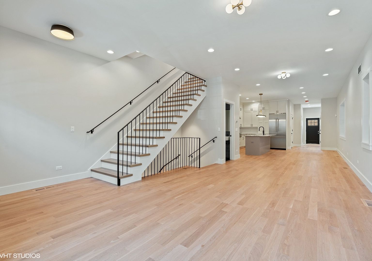 1355 N Oakley Blvd, Chicago, IL 60622 | Zillow