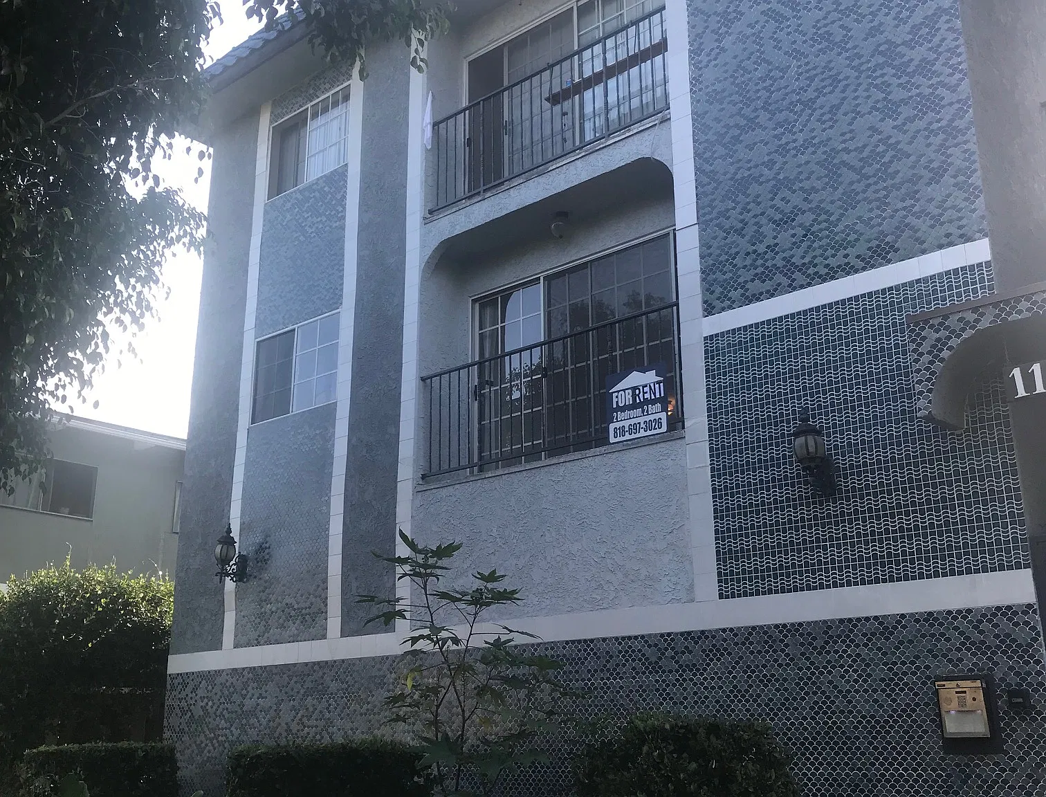 2 bed, 990 sqft, $2,890 — Photo 3