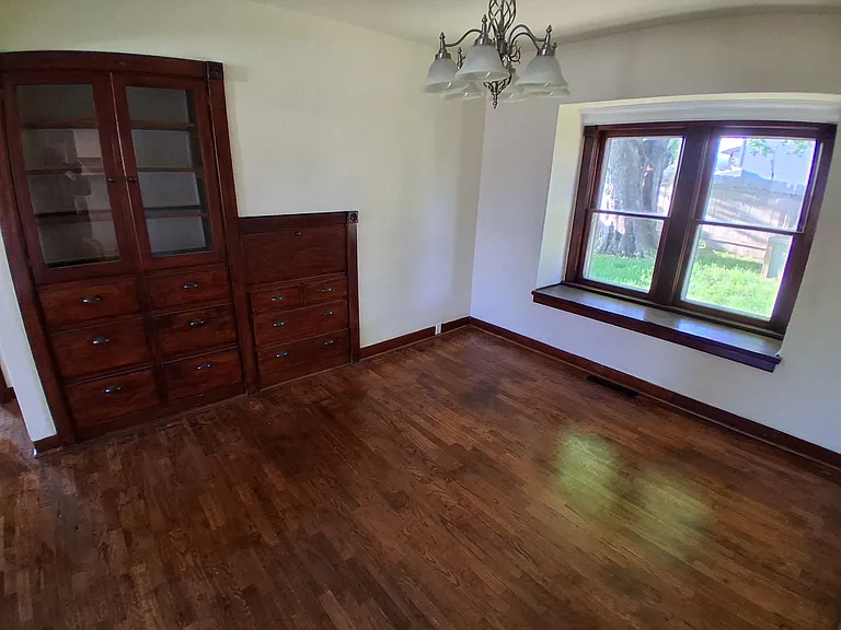 2507 S Canyon St — Photo 4