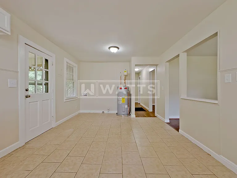 409 Foust Ct — Photo 8