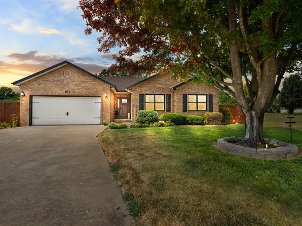 101 E Comanche Court, Strafford, MO 65757