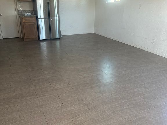 3rd image of 264 E 25th St