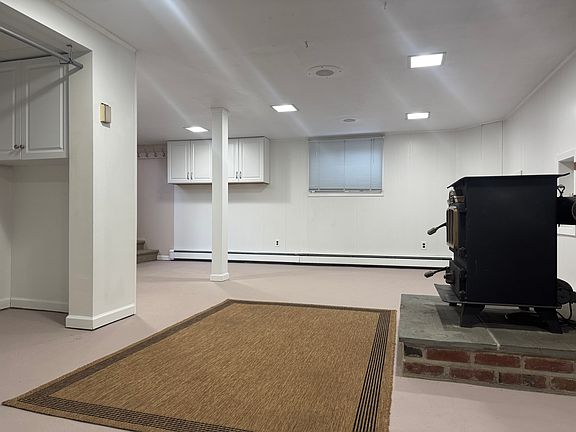 4th image of 141 Eastwood Ave #1