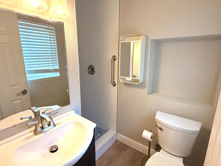 513 Balfour Dr — Photo 15