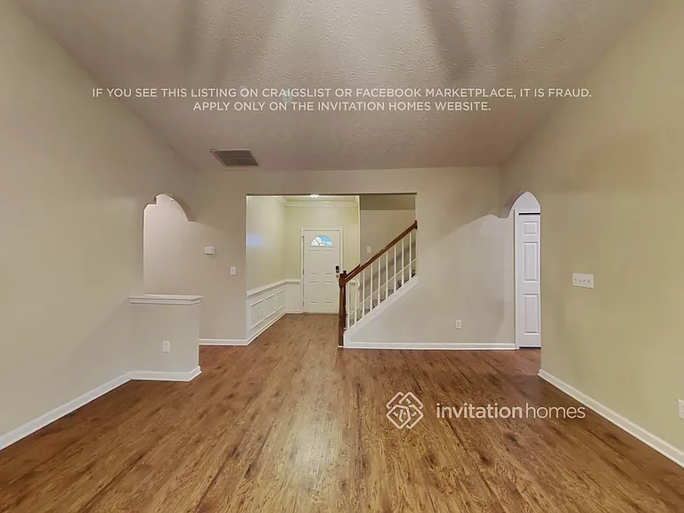 527 Gables Ct — Photo 4