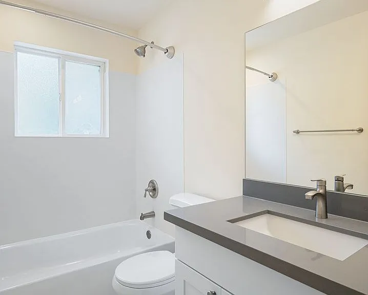 Bel Air Apartments — Photo 12