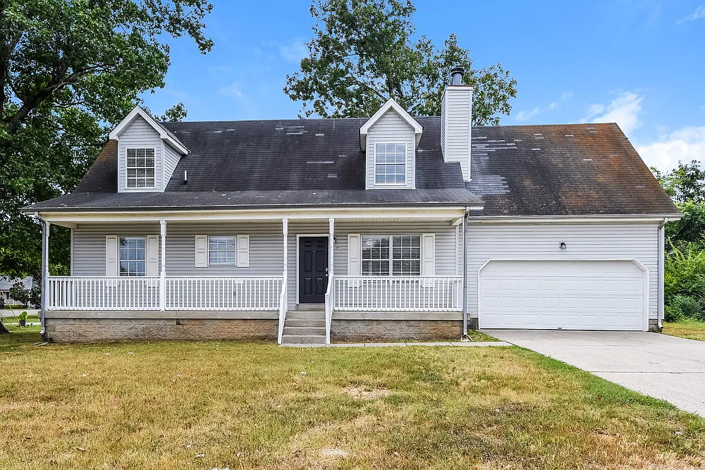 4 bed, 2.5 bath, 2326 sqft, $2,305 — Photo 1