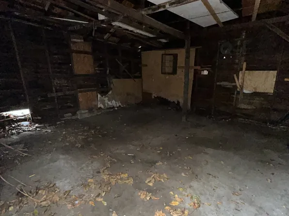 39 1st St, Rochester, NY 14605