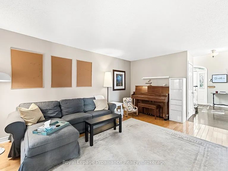 37 Ravine Dr — Photo 20
