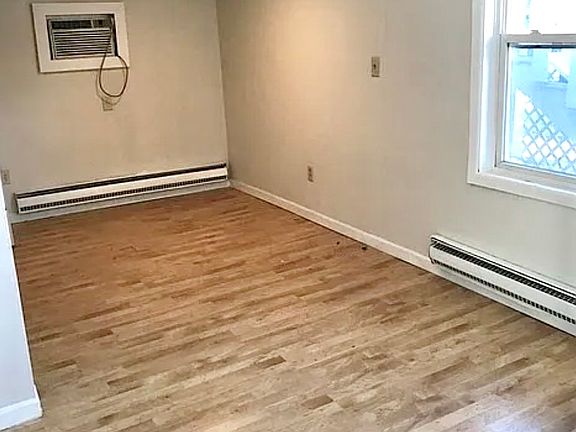 3rd image of 209 W Beardsley Ave #1