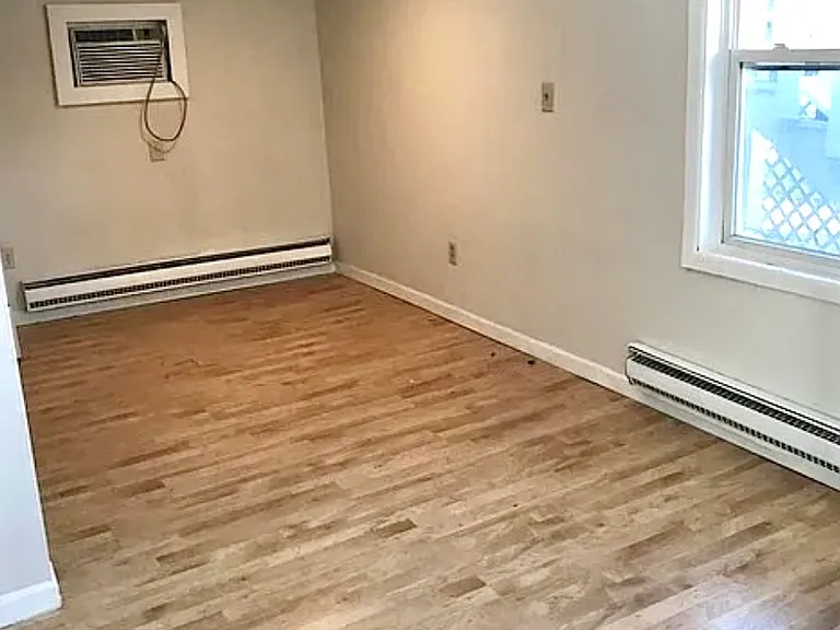 209 W Beardsley Ave #1 — Photo 3