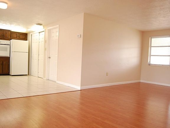 4th image of 5112 Tammy Ln