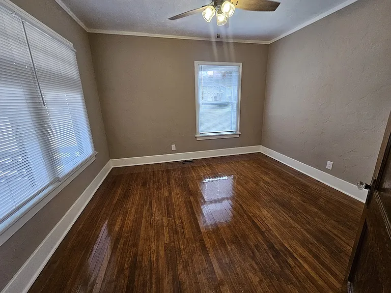 2915 N Harvey Pkwy — Photo 8