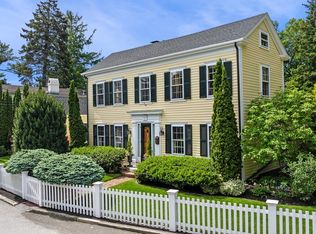 27 Waldron St, Marblehead, MA 01945