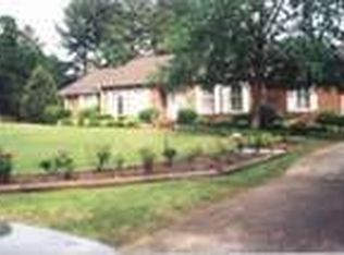 1301 Fairway Dr, Elberton, GA 30635