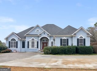 517 N Pine Hill Rd, Griffin, GA 30223