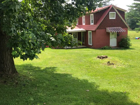 305 Highlawn Ave, Oak Hill, WV 25901
