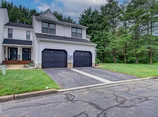 57 Chestnut Way, Manalapan, NJ