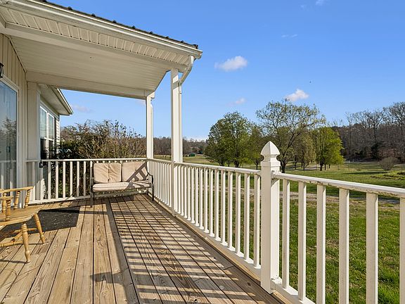 3rd image of 555 Wesley Chapel Rd