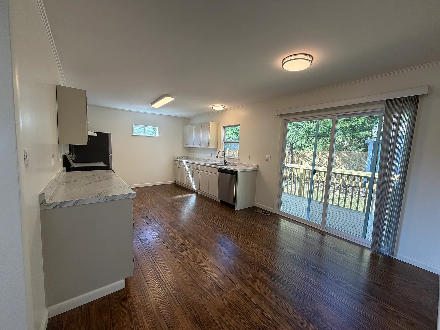 3 bed, 1250 sqft, $2,325 — Photo 4