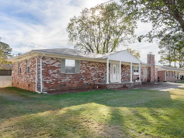 2030 Greenbrier Rd, Florence, AL 35630