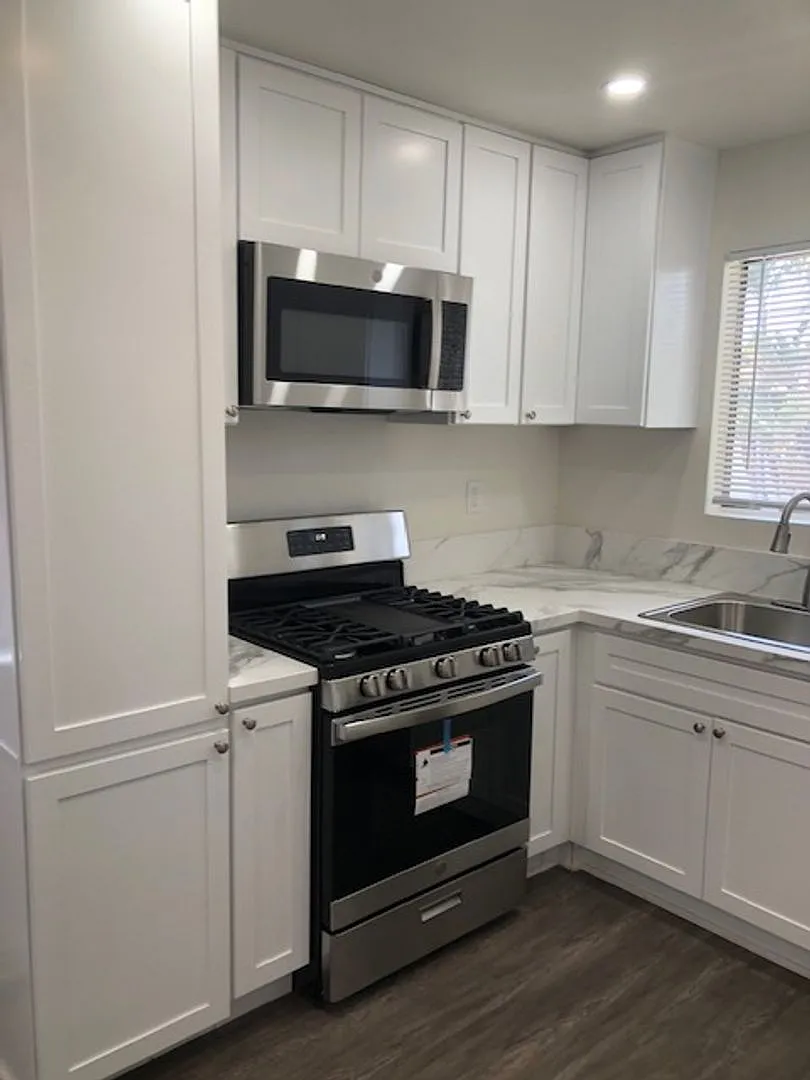 10518 Western LLC — Photo 2