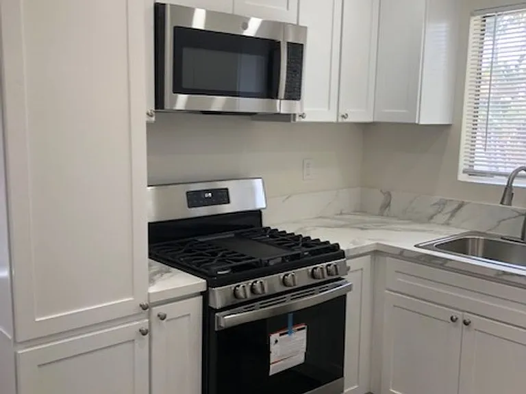 10518 Western LLC — Photo 3
