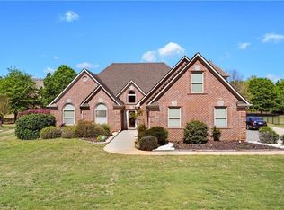 1115 Venetian Ln, Hampton, GA 30228