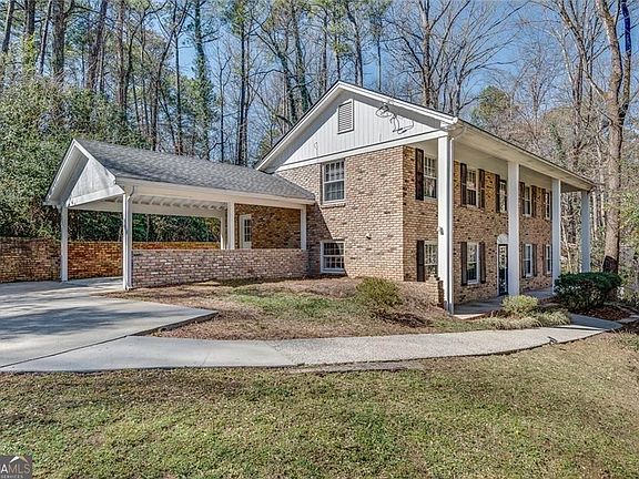 2nd image of 3560 Embry Cir