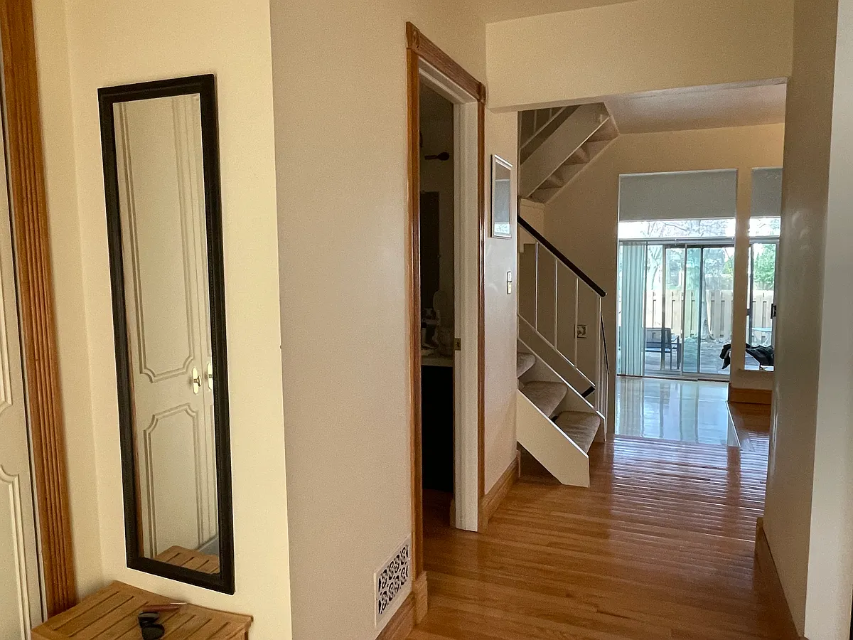 Building Photo - 1631 Brentwood Dr #282