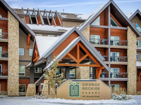 901 NW Mountain St #205, Canmore, AB T1W 0C9