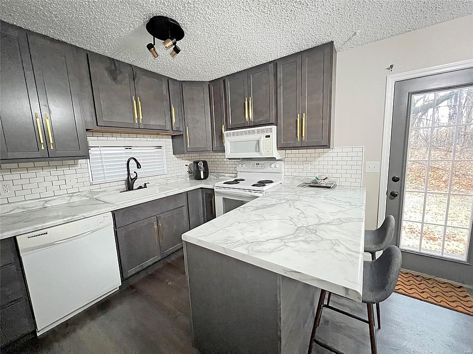 11833 Charlemagne Dr, Maryland Heights, MO 63043 Zillow