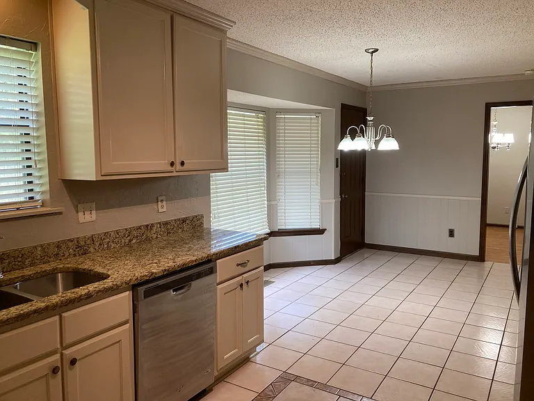 4601 Randolph Rd — Photo 16