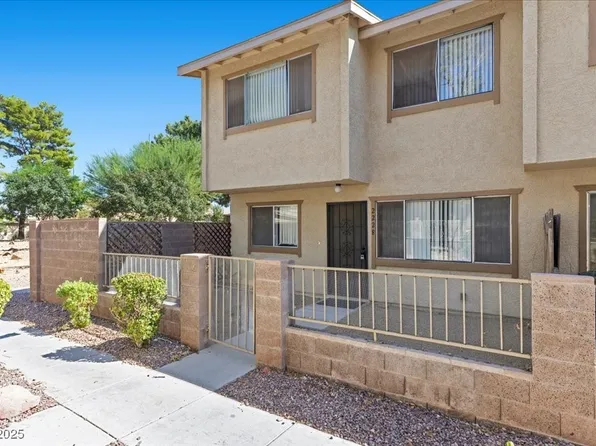 2228 Silver Pine Dr, Las Vegas, NV 89108