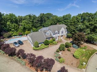 10 Carmella Ct, Cedar Grove, NJ 07009