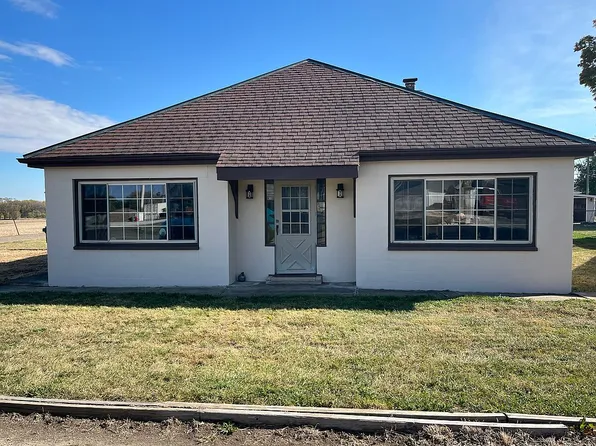 95 N Brebner Ave, Farmington, IL 61531