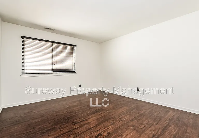 806 Gregorys Way — Photo 11