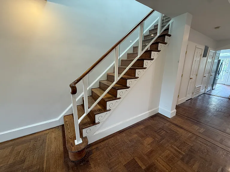 1318 Girard St NW — Photo 19