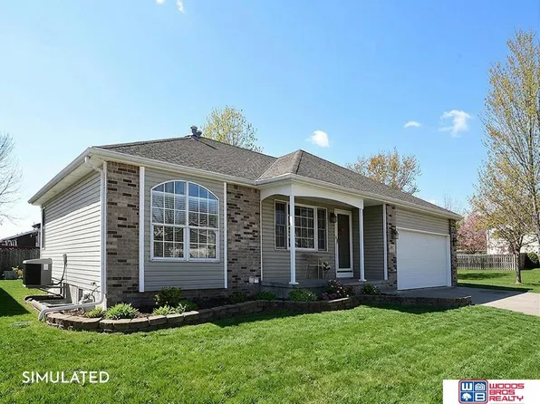 1901 Garret Ln, Lincoln, NE 68512