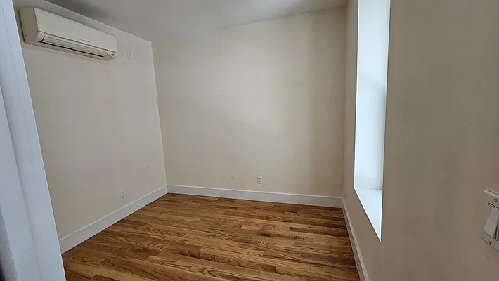 Rented by David Francis New York LLC | media 21