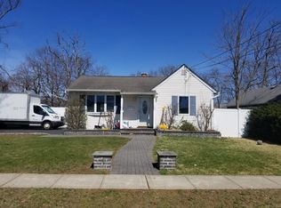 153 Birs Ave, Lindenhurst, NY 11757