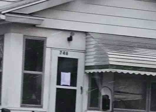 2nd image of 746 Douglas St