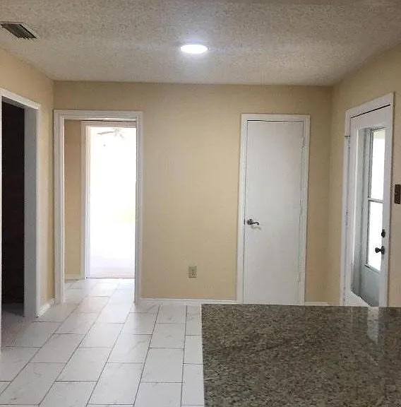 222 Syracuse Pl — Photo 6